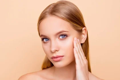 skincare ingredients to avoid for sensitive skin, ingredients to avoid for sensitive skin, sensitive skin skincare tips, harmful skincare ingredients, what not to use on sensitive skin, fragrance free skincare for sensitive skin, alcohol in skincare side effects, parabens and sensitive skin, sulfates in skincare products, essential oils for sensitive skin caution, hypoallergenic skincare products, dermatologist recommended sensitive skin care, best ingredients for sensitive skin, gentle skincare routine for sensitive skin, skincare mistakes for sensitive skin, chemical irritants in skincare, avoid retinol for sensitive skin, avoid harsh exfoliants sensitive skin, skin irritation causes, clean beauty for sensitive skin