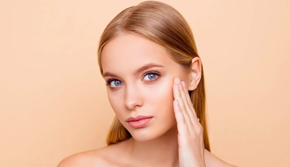 skincare ingredients to avoid for sensitive skin, ingredients to avoid for sensitive skin, sensitive skin skincare tips, harmful skincare ingredients, what not to use on sensitive skin, fragrance free skincare for sensitive skin, alcohol in skincare side effects, parabens and sensitive skin, sulfates in skincare products, essential oils for sensitive skin caution, hypoallergenic skincare products, dermatologist recommended sensitive skin care, best ingredients for sensitive skin, gentle skincare routine for sensitive skin, skincare mistakes for sensitive skin, chemical irritants in skincare, avoid retinol for sensitive skin, avoid harsh exfoliants sensitive skin, skin irritation causes, clean beauty for sensitive skin